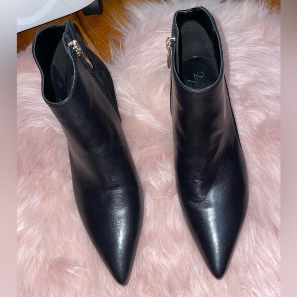 Naturalizer Heeled Ankle Boots - Picture 4 of 12